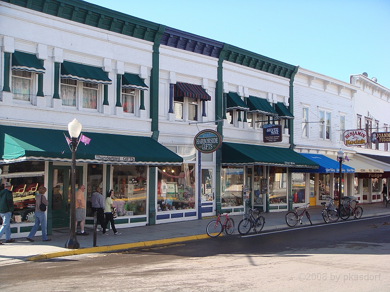 045 Memorial Day [2008 May 23].JPG - Scenes from Mackinac Island.
